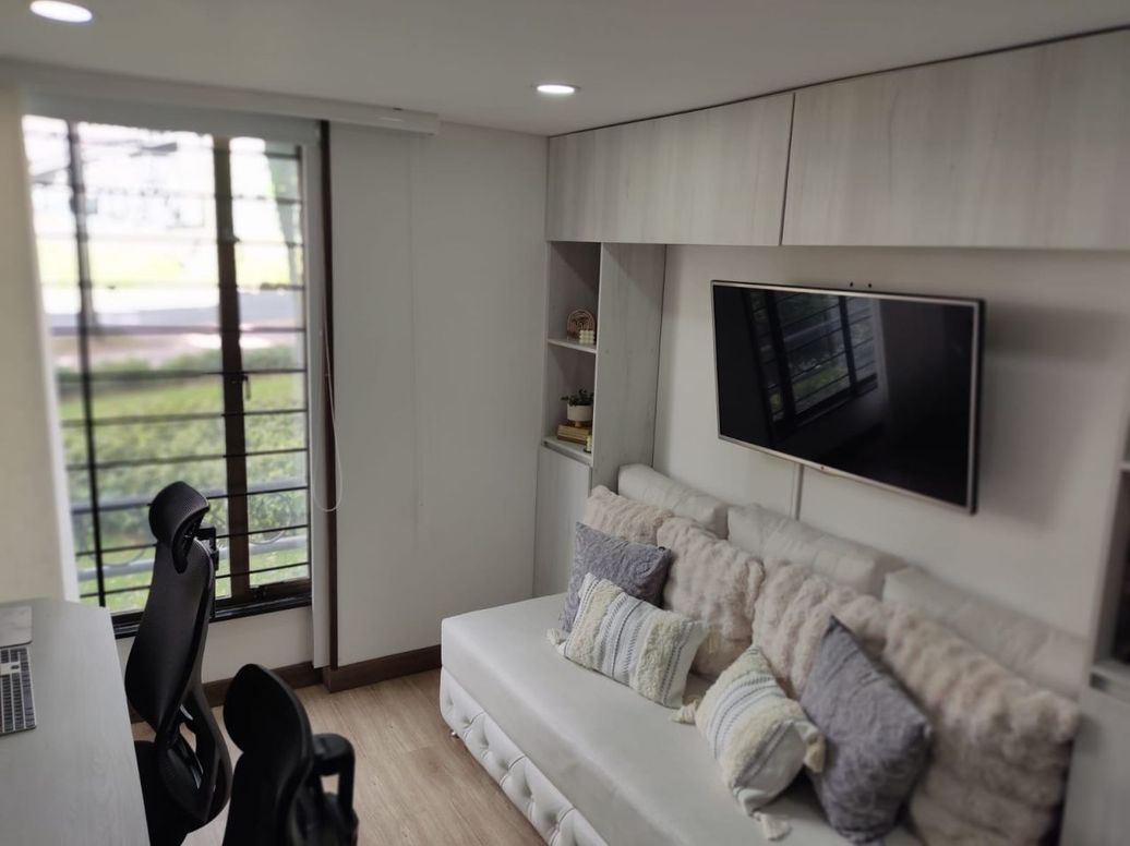 Apartamento de 3 alcobas en venta en Santa Barbara Oriental, Bogotá, 106 m² · foto 9 de 19