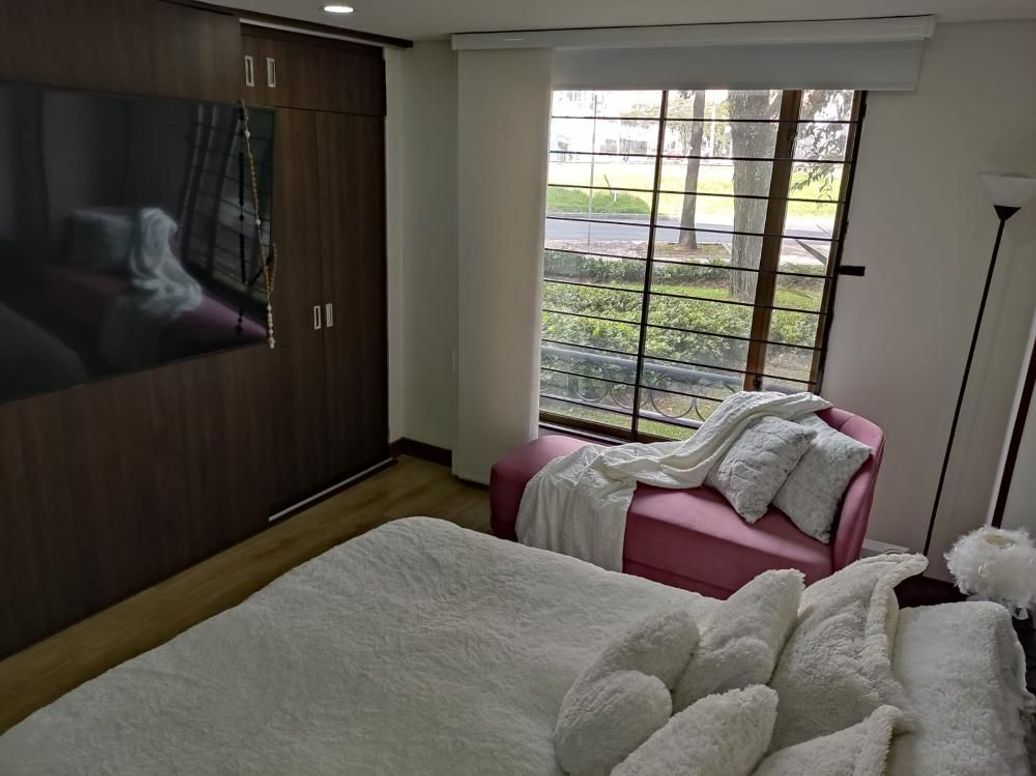 Apartamento de 3 alcobas en venta en Santa Barbara Oriental, Bogotá, 106 m² · foto 11 de 19