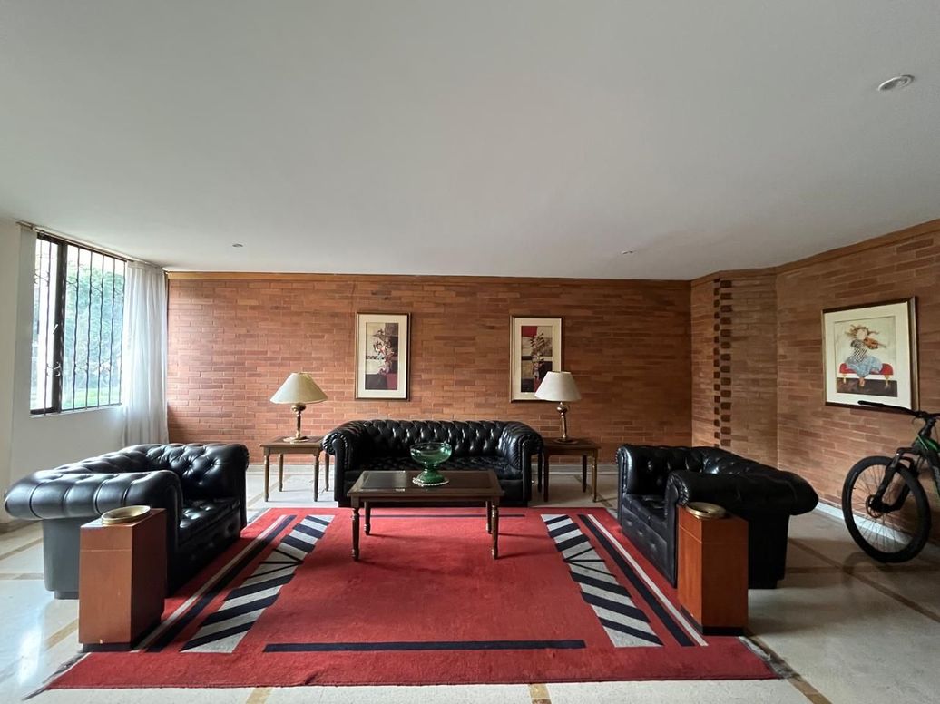 Apartamento de 3 alcobas en venta en Santa Barbara Central, Bogotá, 100 m² · foto 9 de 20