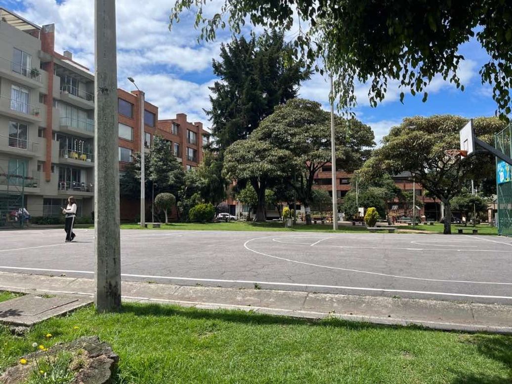 Apartamento de 3 alcobas en venta en Santa Barbara Central, Bogotá, 100 m² · foto 13 de 20