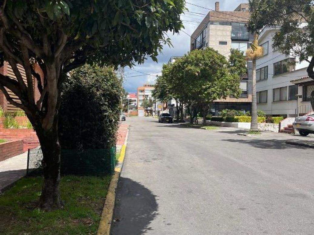 Apartamento de 3 alcobas en venta en Santa Barbara Central, Bogotá, 100 m² · foto 14 de 20