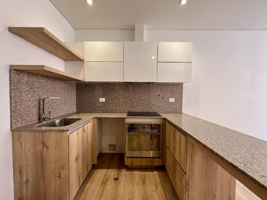 Apartamento de 1 alcoba en venta en El Refugio, Bogotá, 50 m² · foto 2 de 16