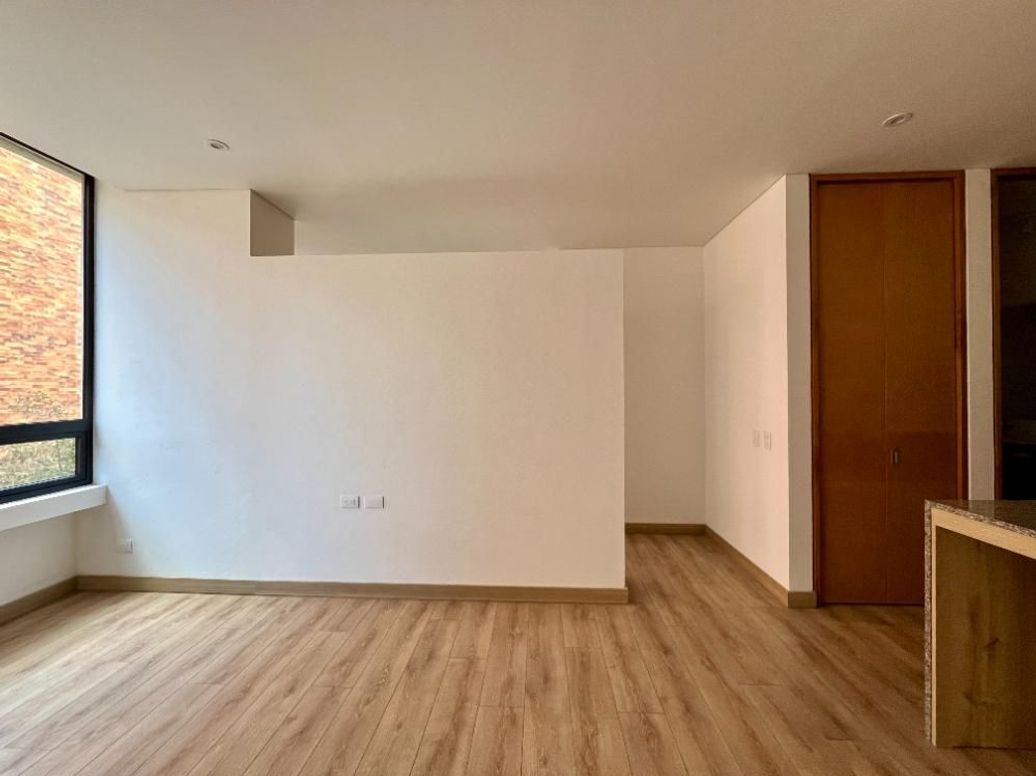 Apartamento de 1 alcoba en venta en El Refugio, Bogotá, 50 m² · foto 5 de 16