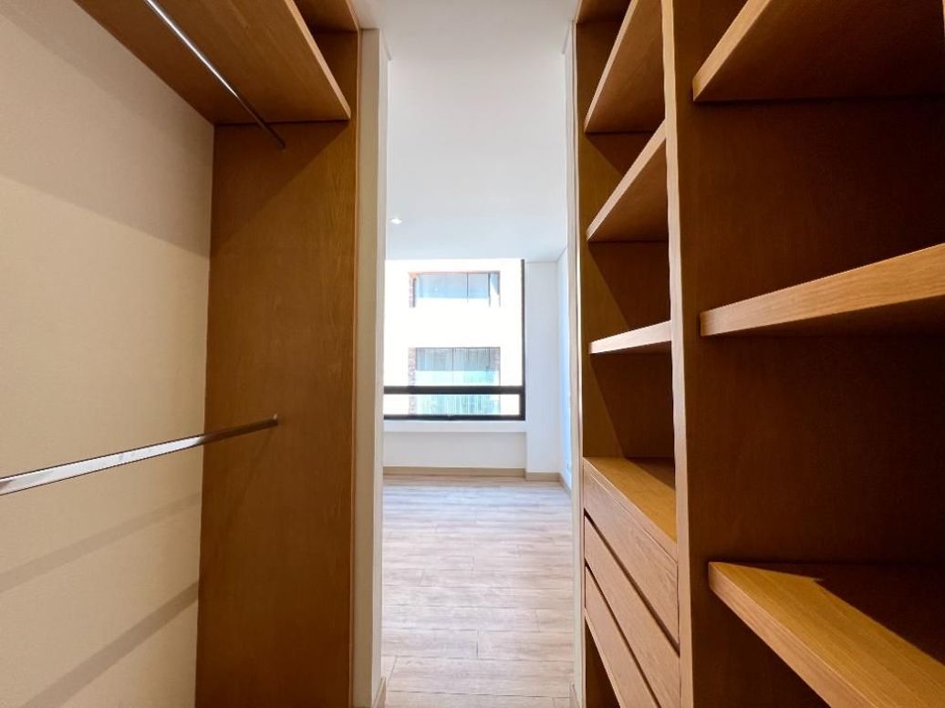 Apartamento de 1 alcoba en venta en El Refugio, Bogotá, 50 m² · foto 7 de 16