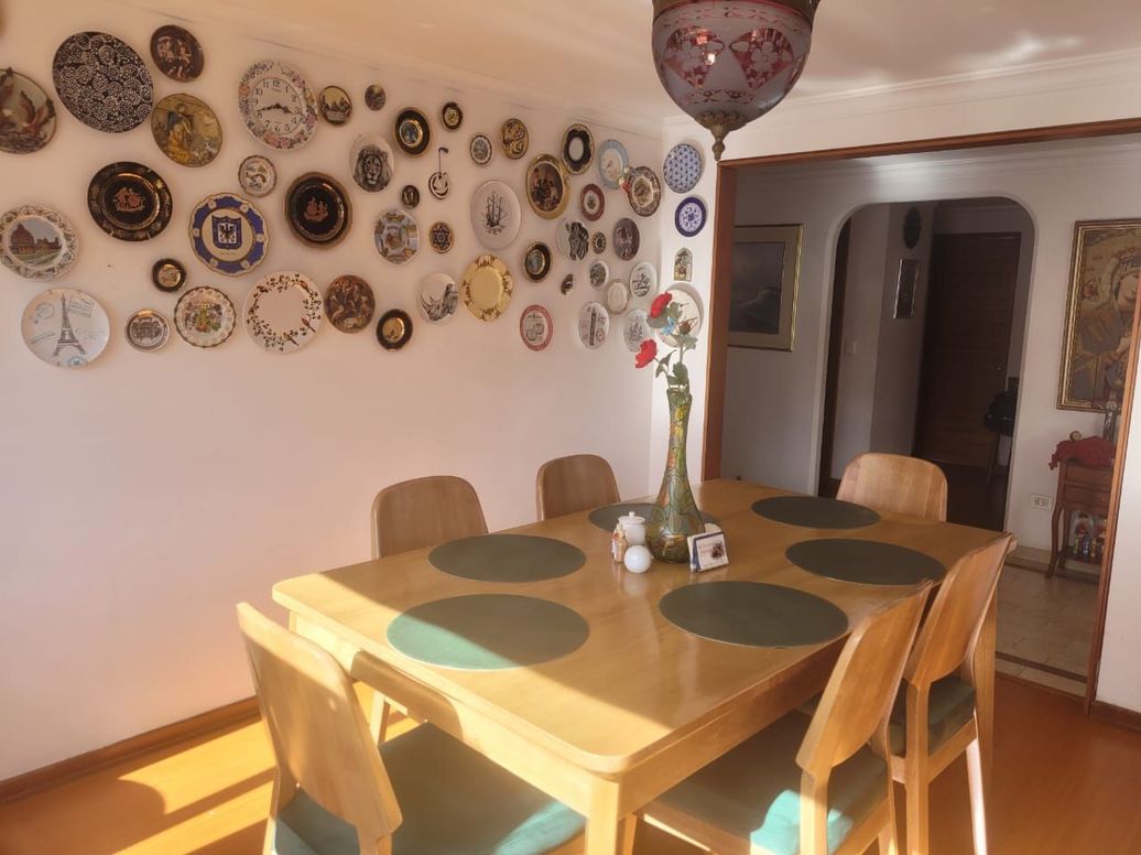 Apartamento de 3 alcobas en venta en Santa Bibiana, Bogotá, 131 m² · foto 3 de 11