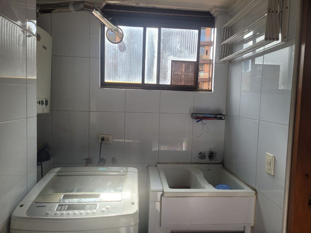 Apartamento de 3 alcobas en venta en Santa Bibiana, Bogotá, 131 m² · foto 8 de 11
