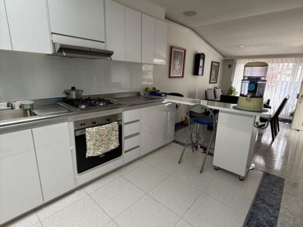 Apartamento de 3 alcobas en venta en Autopista Medellin, Bogotá, 150 m² · foto 5 de 12