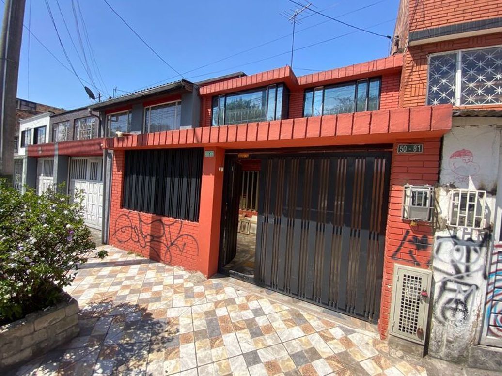 Casa de 3 alcobas en venta en La Camelia, Bogotá, 200 m² · foto 3 de 20