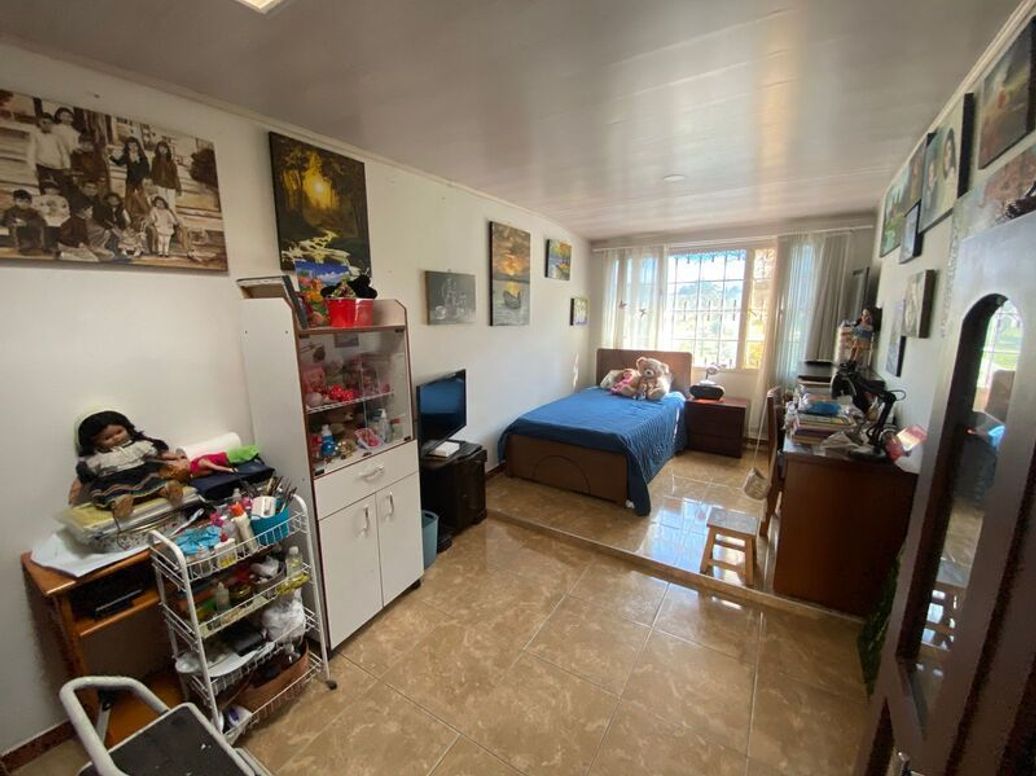 Casa de 3 alcobas en venta en La Camelia, Bogotá, 200 m² · foto 11 de 20