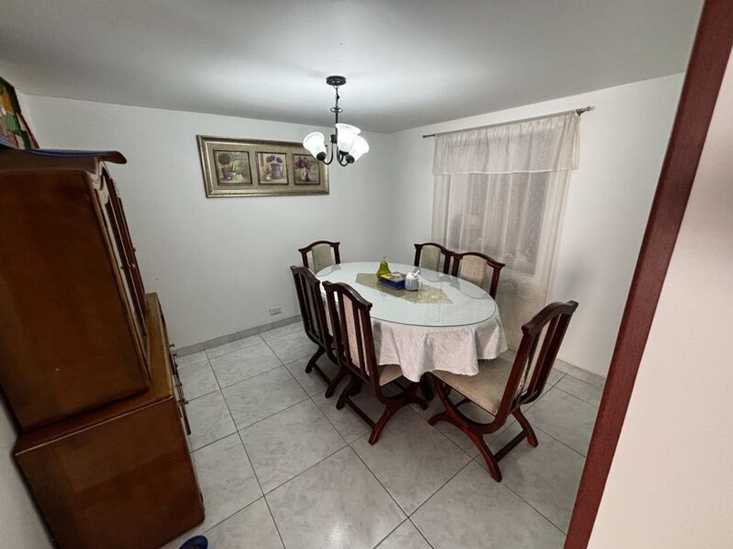 Casa de 6 alcobas en venta en Quintas De Santa Bárbara, Bogotá, 215 m² · foto 10 de 20