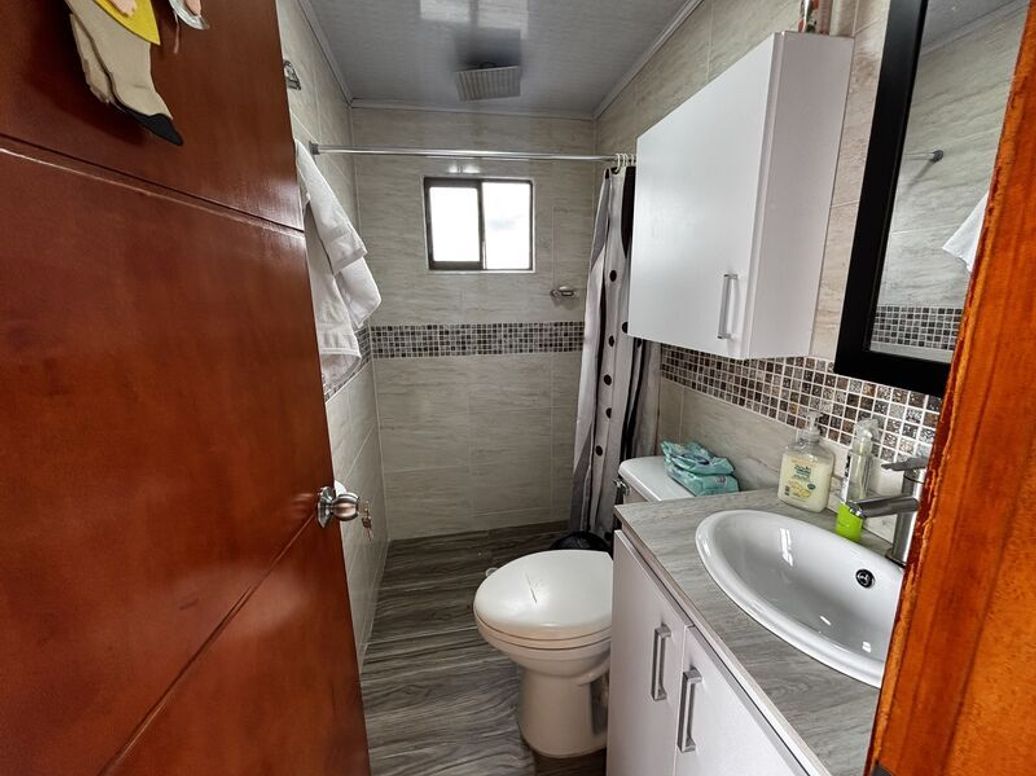 Casa de 6 alcobas en venta en Quintas De Santa Bárbara, Bogotá, 215 m² · foto 16 de 20