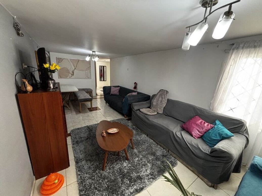 Casa de 6 alcobas en venta en Quintas De Santa Bárbara, Bogotá, 215 m² · foto 4 de 20