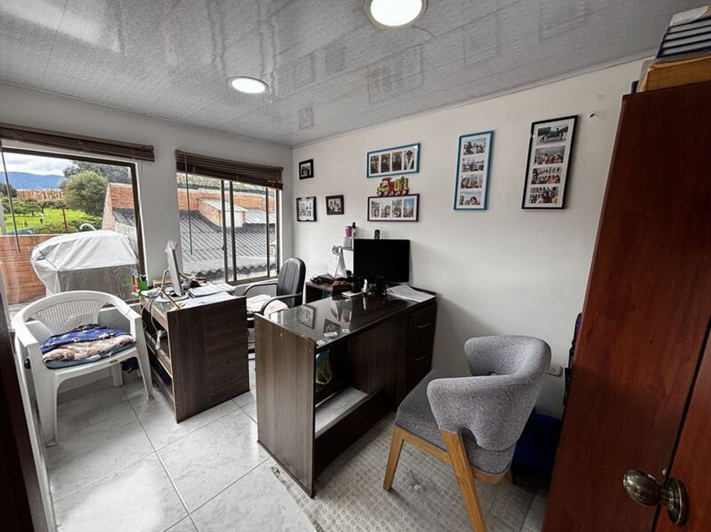 Casa de 6 alcobas en venta en Quintas De Santa Bárbara, Bogotá, 215 m² · foto 15 de 20