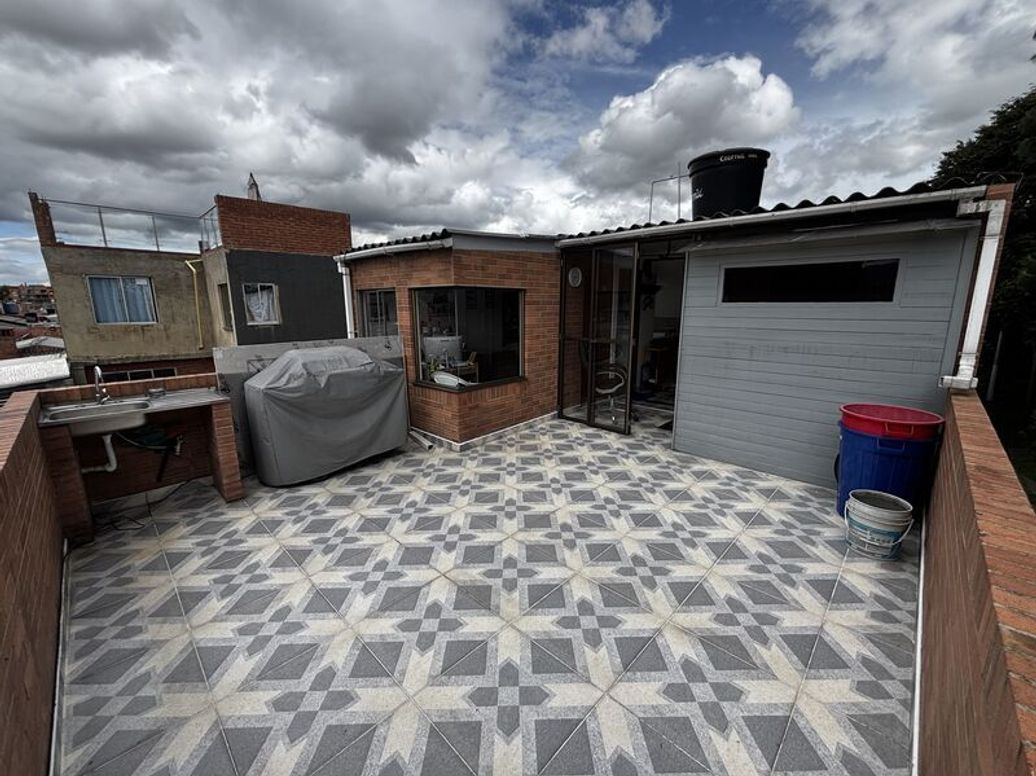 Casa de 6 alcobas en venta en Quintas De Santa Bárbara, Bogotá, 215 m² · foto 14 de 20