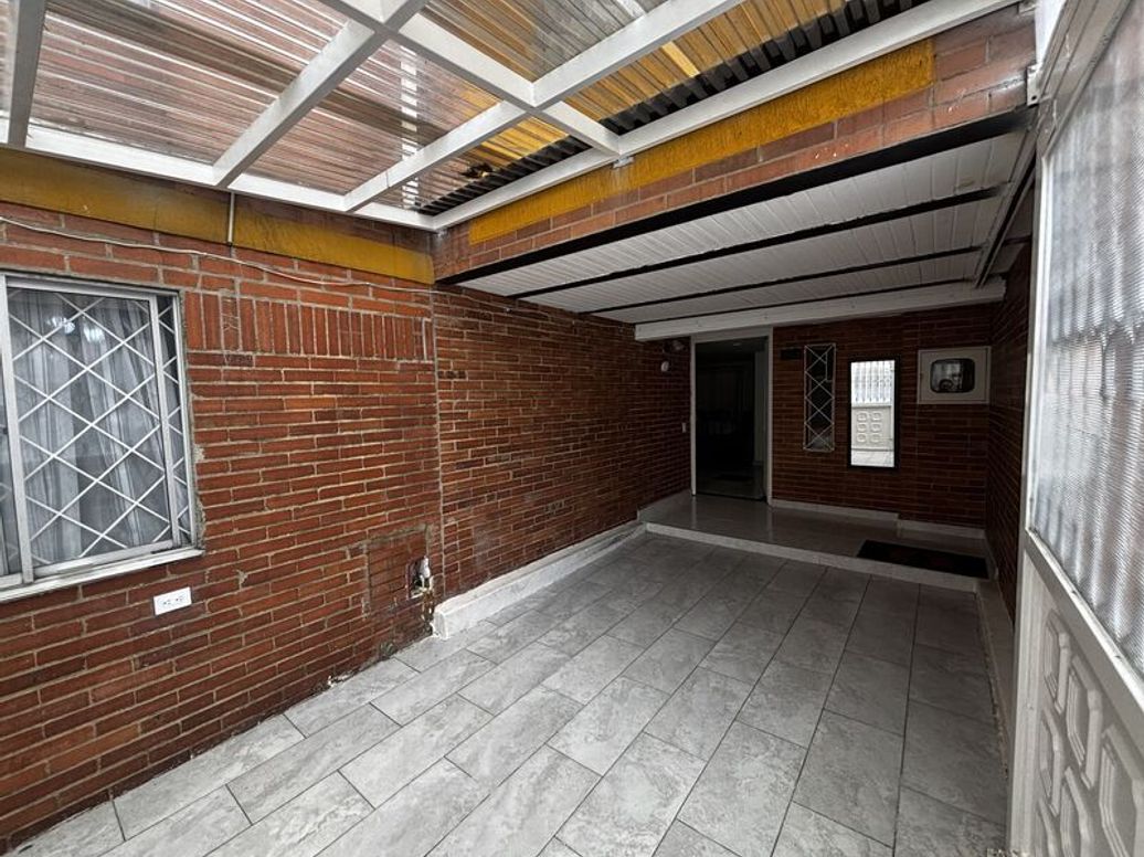Casa de 6 alcobas en venta en Quintas De Santa Bárbara, Bogotá, 215 m² · foto 7 de 20