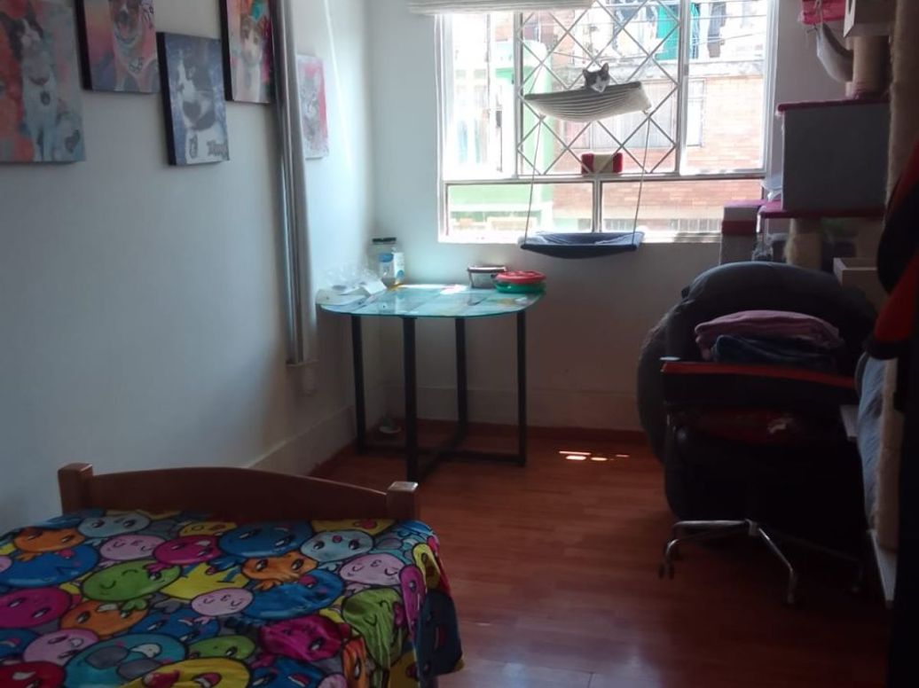 Casa de 5 alcobas en venta en Ciudad Bachue Et. I, Bogotá, 216 m² · foto 6 de 6