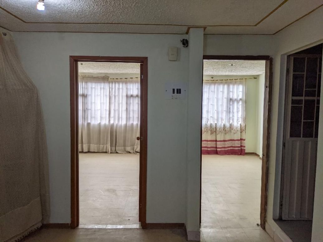Casa de 6 alcobas en venta en Gualoche, Bogotá, 290 m² · foto 12 de 20