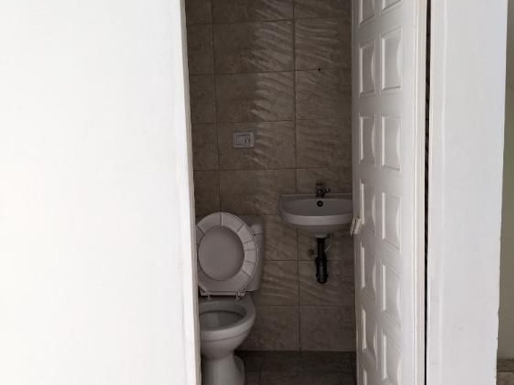 Casa de 6 alcobas en venta en Gualoche, Bogotá, 290 m² · foto 3 de 20