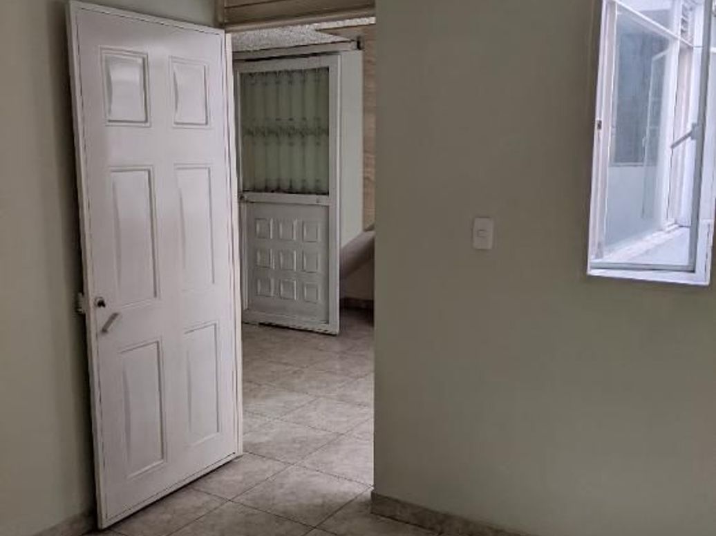 Casa de 6 alcobas en venta en Gualoche, Bogotá, 290 m² · foto 7 de 20