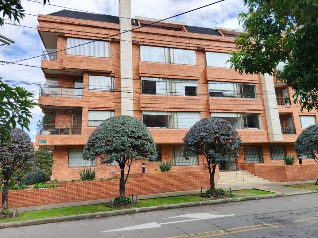 Apartamento de 3 alcobas en venta en Bella Suiza, Bogotá, 152 m² · foto 2 de 20
