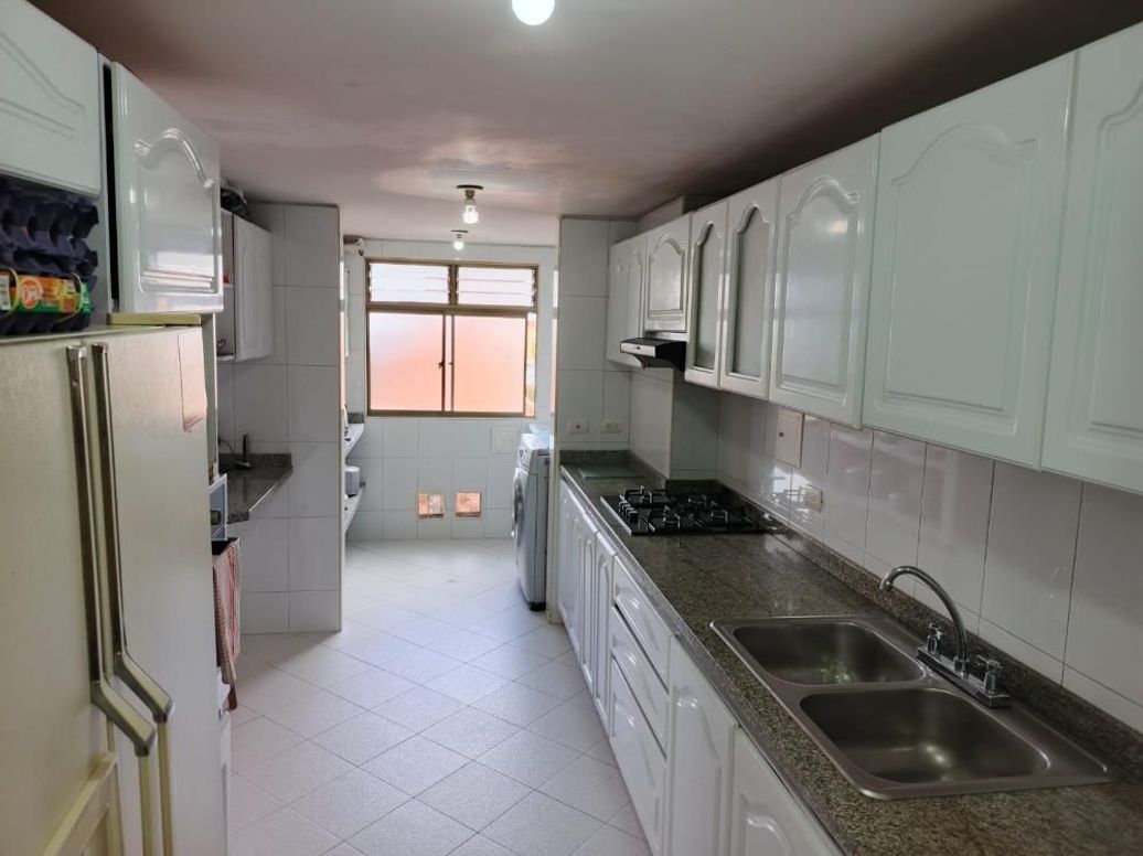 Apartamento de 3 alcobas en venta en Bella Suiza, Bogotá, 152 m² · foto 9 de 20