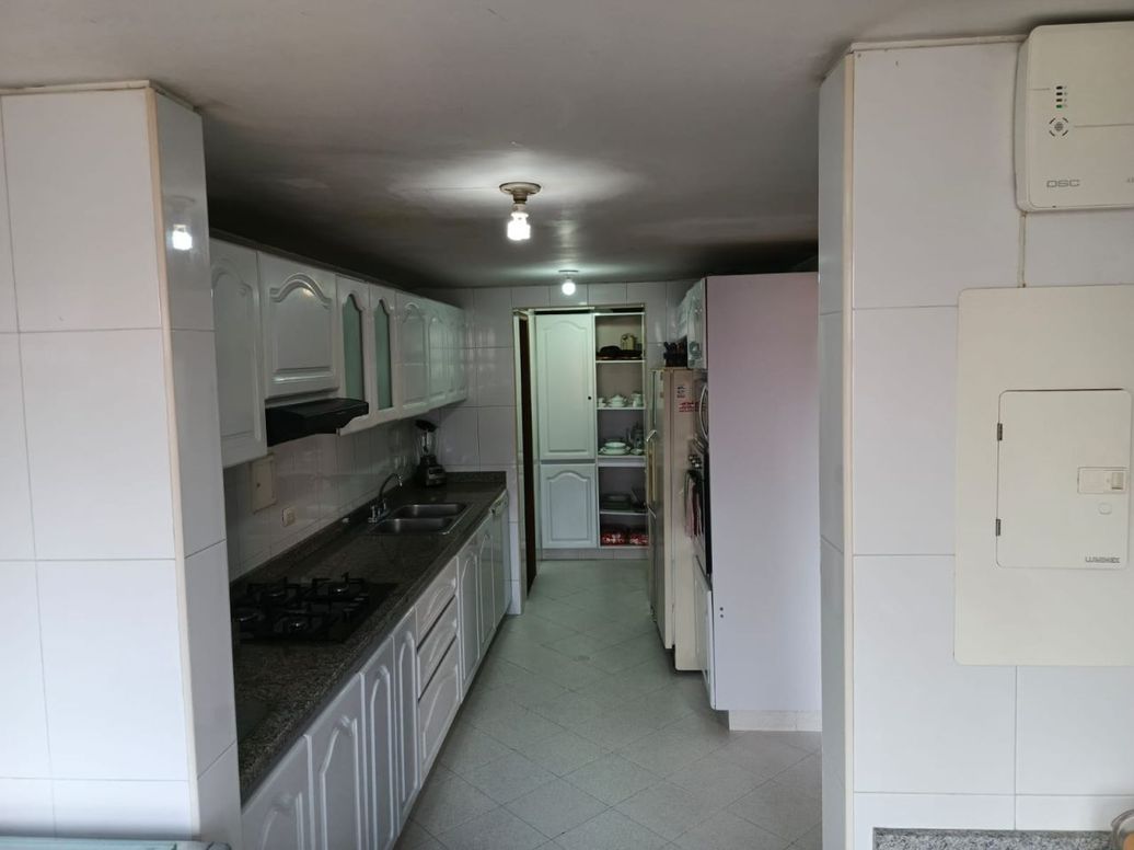 Apartamento de 3 alcobas en venta en Bella Suiza, Bogotá, 152 m² · foto 7 de 20