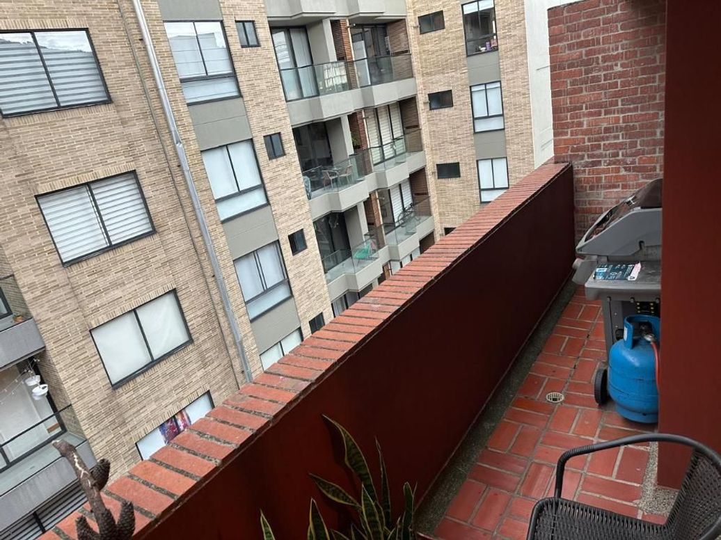 Apartamento de 3 alcobas en venta en Santa Barbara Oriental, Bogotá, 192 m² · foto 4 de 20