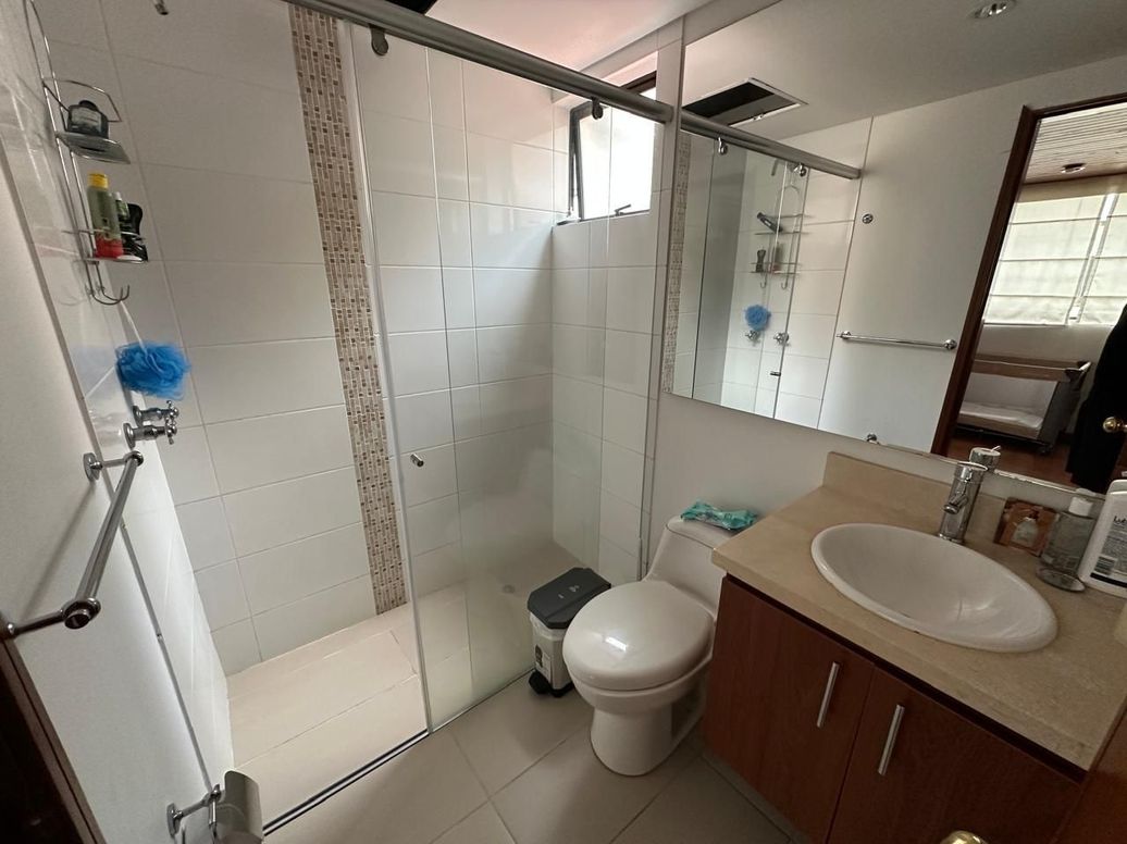 Apartamento de 3 alcobas en venta en Santa Barbara Oriental, Bogotá, 192 m² · foto 15 de 20