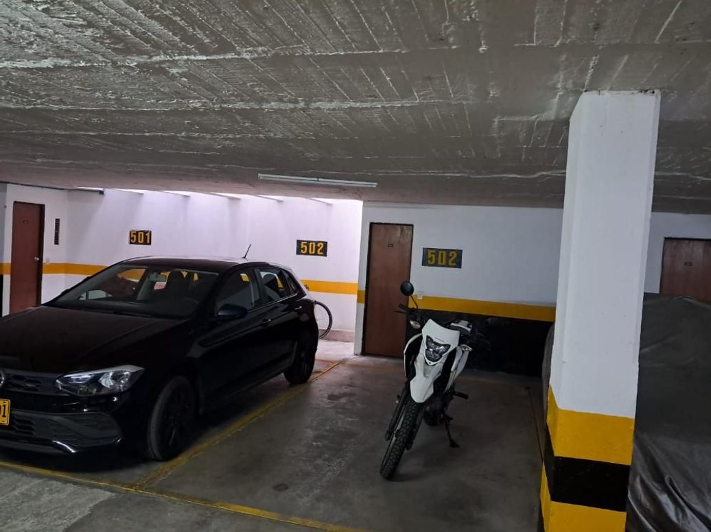 Apartamento de 3 alcobas en venta en Santa Barbara Oriental, Bogotá, 192 m² · foto 18 de 20