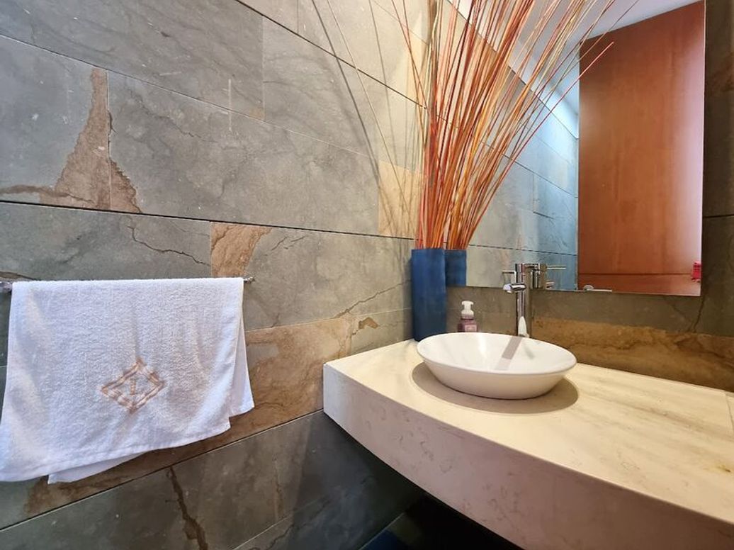 Apartamento de 1 alcoba en venta en El Refugio, Bogotá, 82 m² · foto 7 de 20