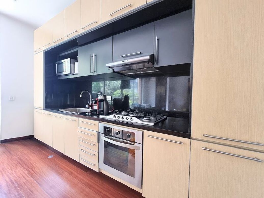 Apartamento de 1 alcoba en venta en El Refugio, Bogotá, 82 m² · foto 12 de 20