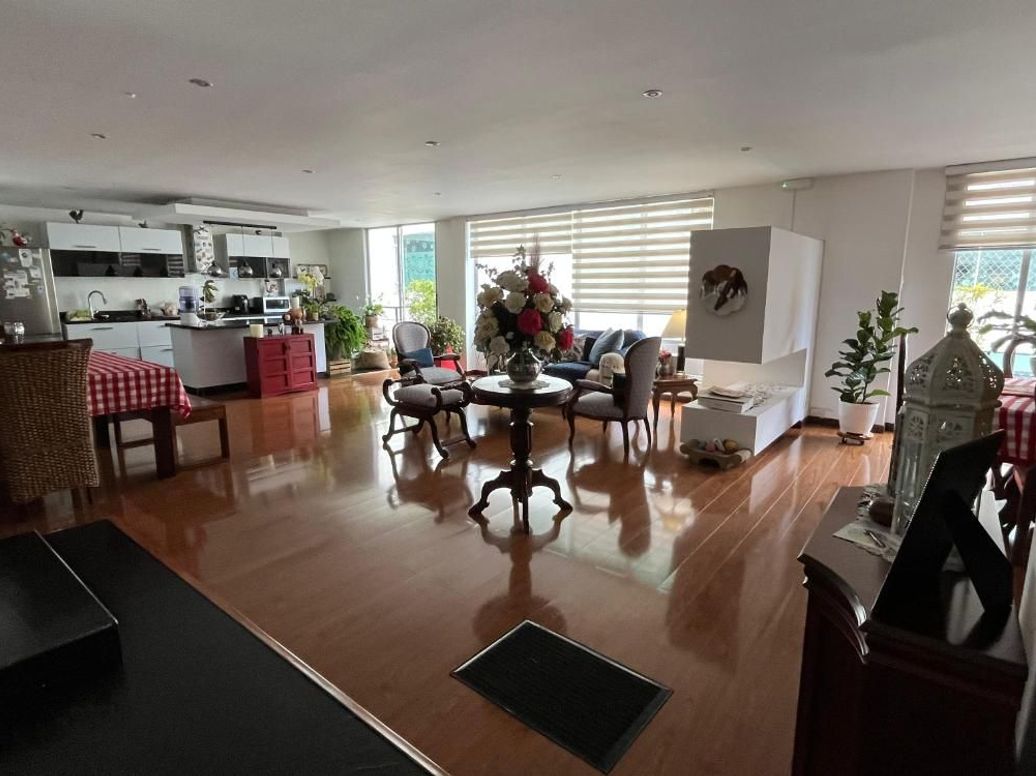 Apartamento de 3 alcobas en venta en Estoril, Bogotá, 186 m² · foto 2 de 18