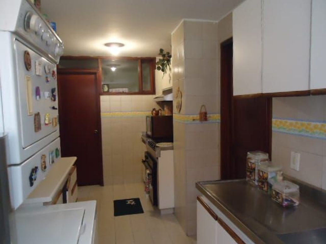Apartamento de 3 alcobas en venta en San Patricio, Bogotá, 153 m² · foto 4 de 7