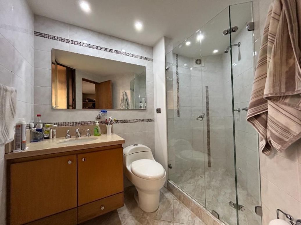 Apartamento de 4 alcobas en venta en Santa Ana Occidental, Bogotá, 177 m² · foto 13 de 20