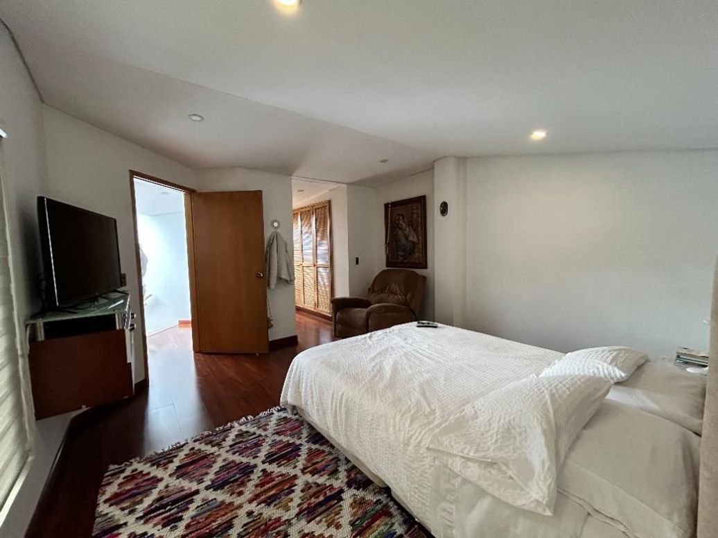 Apartamento de 4 alcobas en venta en Santa Ana Occidental, Bogotá, 177 m² · foto 3 de 20