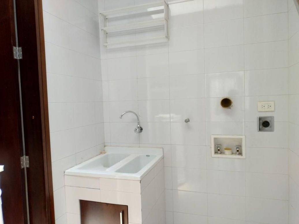 Apartamento de 2 alcobas en arriendo en Bellavista, Bogotá, 156 m² · foto 10 de 19