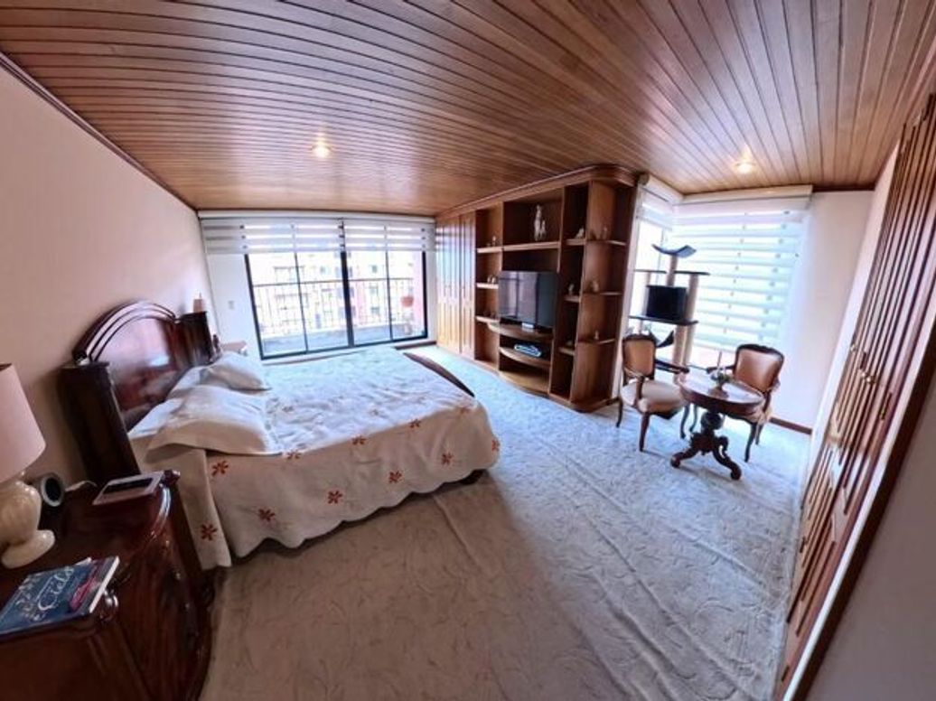 Apartamento de 4 alcobas en venta en Cr. Puerto Madero, Bogotá, 261 m² · foto 17 de 20