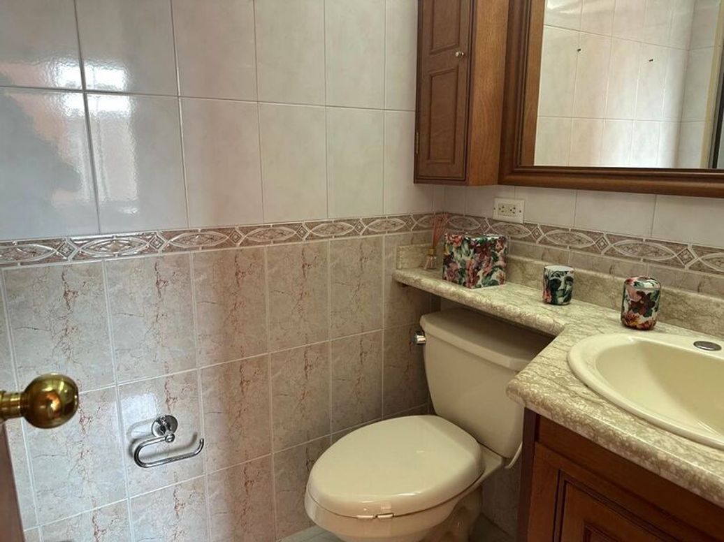 Apartamento de 4 alcobas en venta en Cr. Puerto Madero, Bogotá, 261 m² · foto 15 de 20