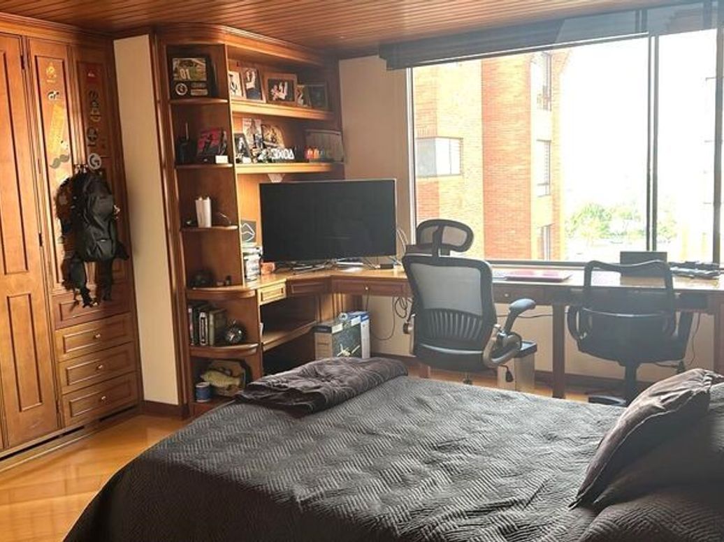Apartamento de 4 alcobas en venta en Cr. Puerto Madero, Bogotá, 261 m² · foto 16 de 20