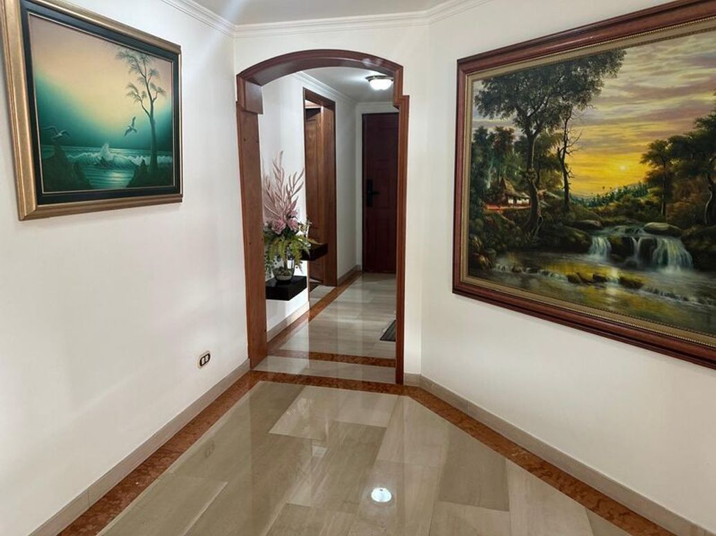 Apartamento de 4 alcobas en venta en Cr. Puerto Madero, Bogotá, 261 m² · foto 18 de 20