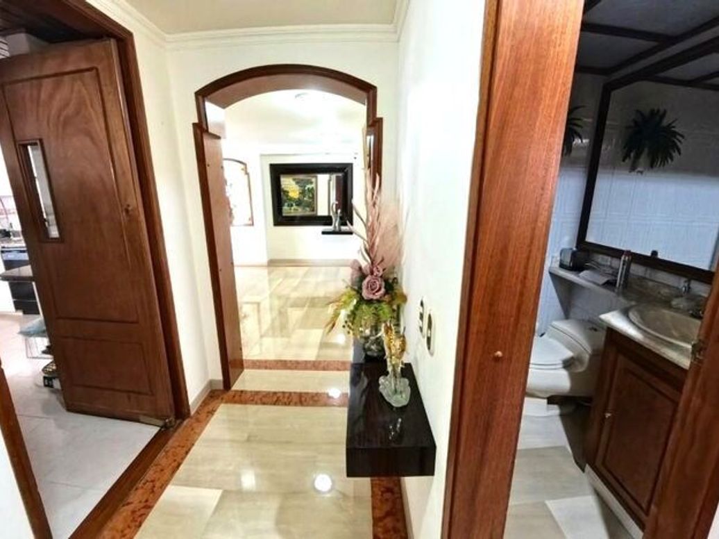 Apartamento de 4 alcobas en venta en Cr. Puerto Madero, Bogotá, 261 m² · foto 5 de 20