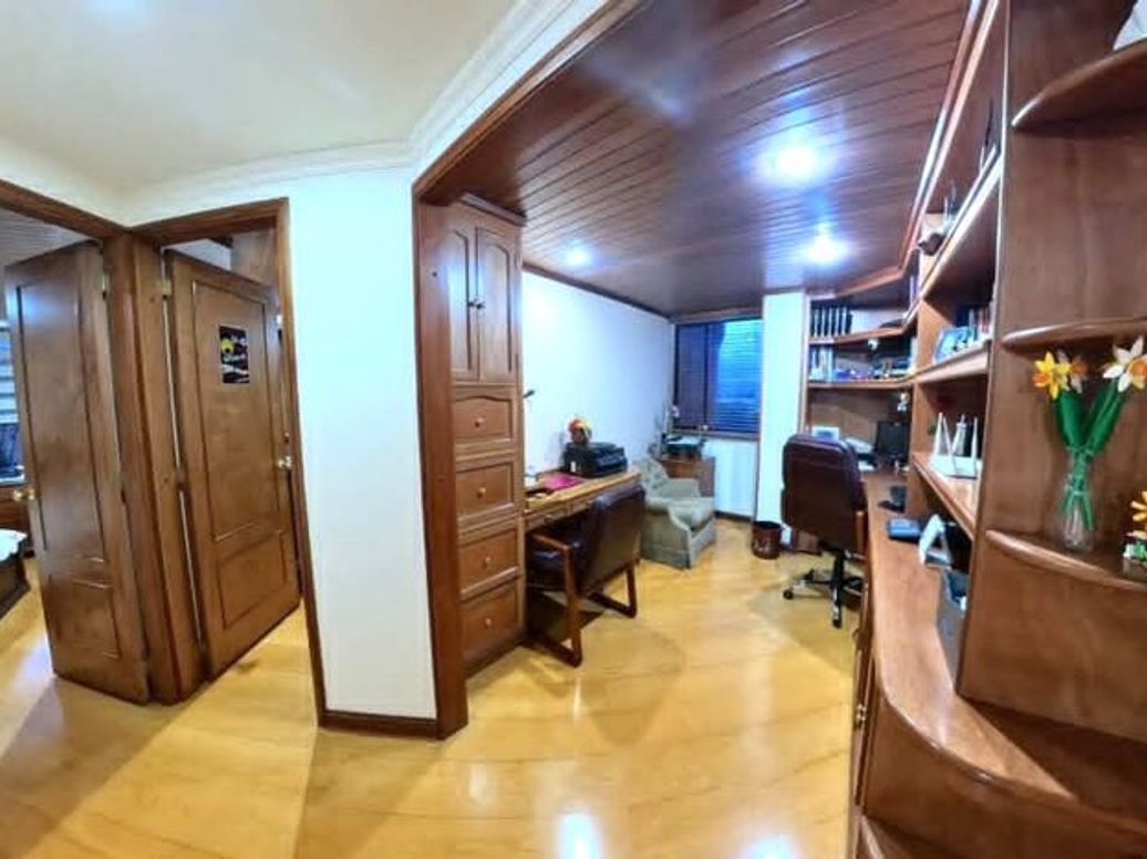 Apartamento de 4 alcobas en venta en Cr. Puerto Madero, Bogotá, 261 m² · foto 6 de 20