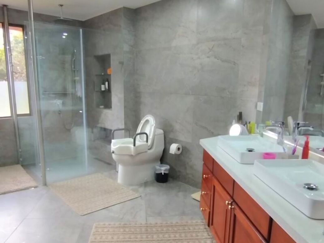 Apartamento de 3 alcobas en venta en Cerros De Santa Barbara, Bogotá, 276 m² · foto 3 de 14