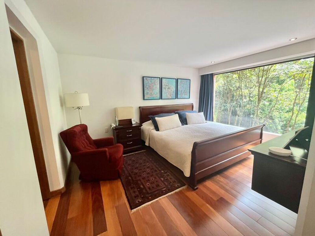 Apartamento de 3 alcobas en venta en Cerros De Santa Barbara, Bogotá, 276 m² · foto 13 de 14