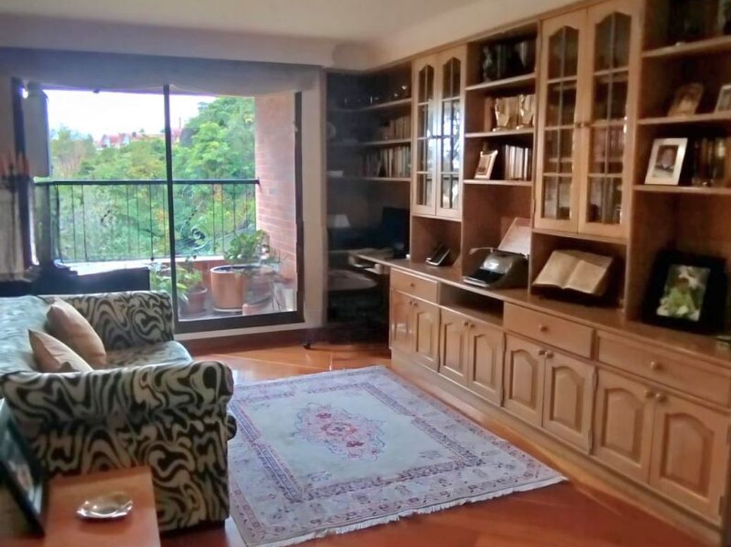 Apartamento de 3 alcobas en venta en Cerros De Santa Barbara, Bogotá, 276 m² · foto 4 de 14