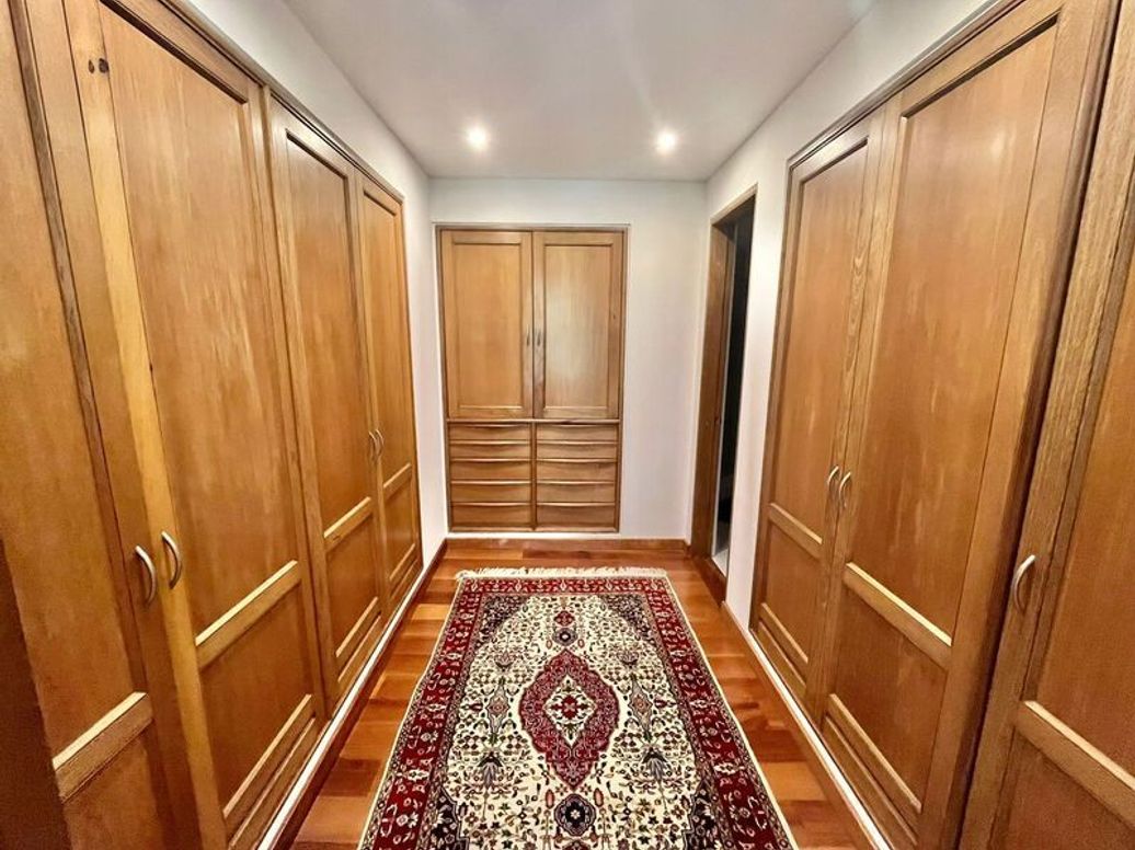 Apartamento de 3 alcobas en venta en Cerros De Santa Barbara, Bogotá, 276 m² · foto 12 de 14