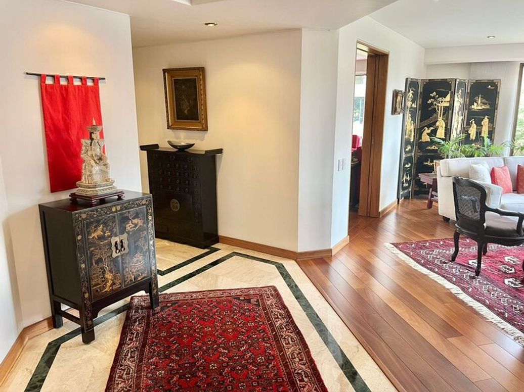 Apartamento de 3 alcobas en venta en Cerros De Santa Barbara, Bogotá, 276 m² · foto 11 de 14