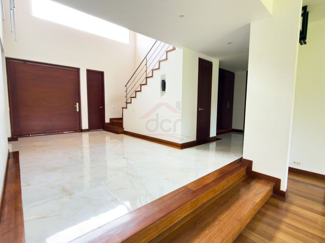 Casa de 4 alcobas en venta en Casa Blanca, Bogotá, 328 m² · foto 5 de 20