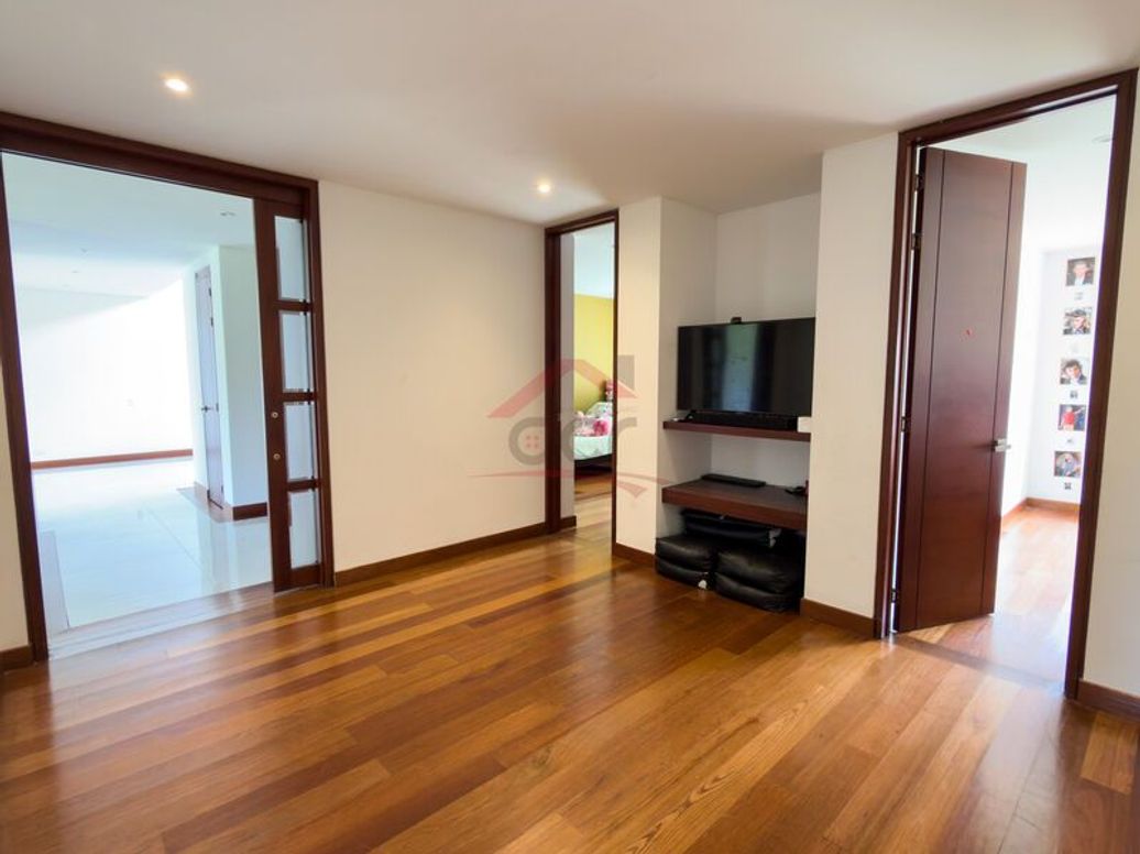 Casa de 4 alcobas en venta en Casa Blanca, Bogotá, 328 m² · foto 10 de 20