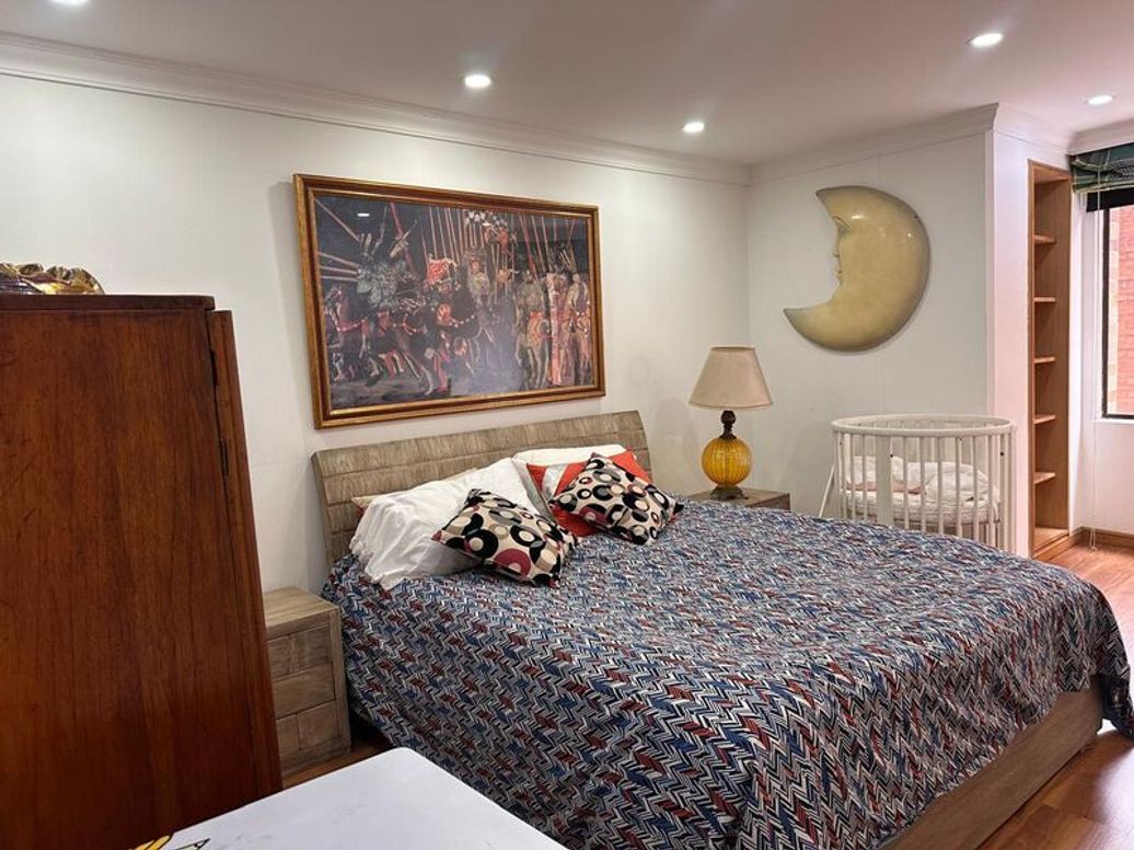 Apartamento de 4 alcobas en venta en Los Rosales, Bogotá, 284 m² · foto 18 de 20
